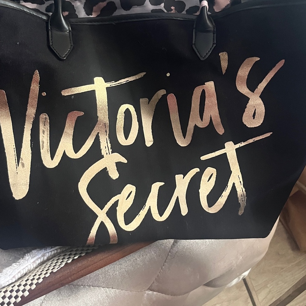 Victoria's Secret BOGO stuffed bag Black Tote with Gold leopard ocelot interior